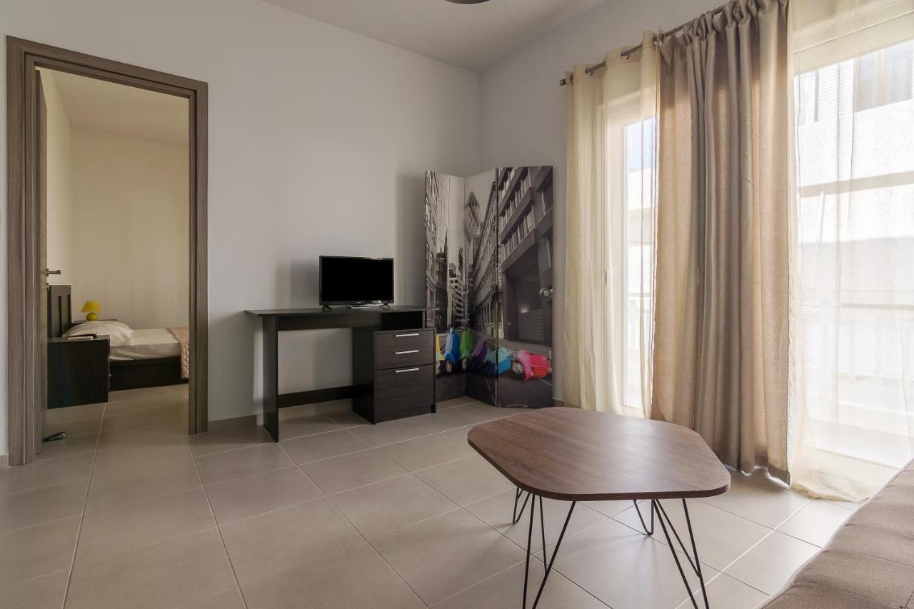 Flat For 3 People Near City Center
